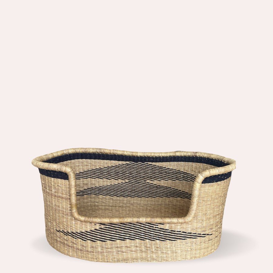 Hand-woven dog basket no. 2
