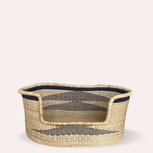 Hand-woven dog basket no. 2