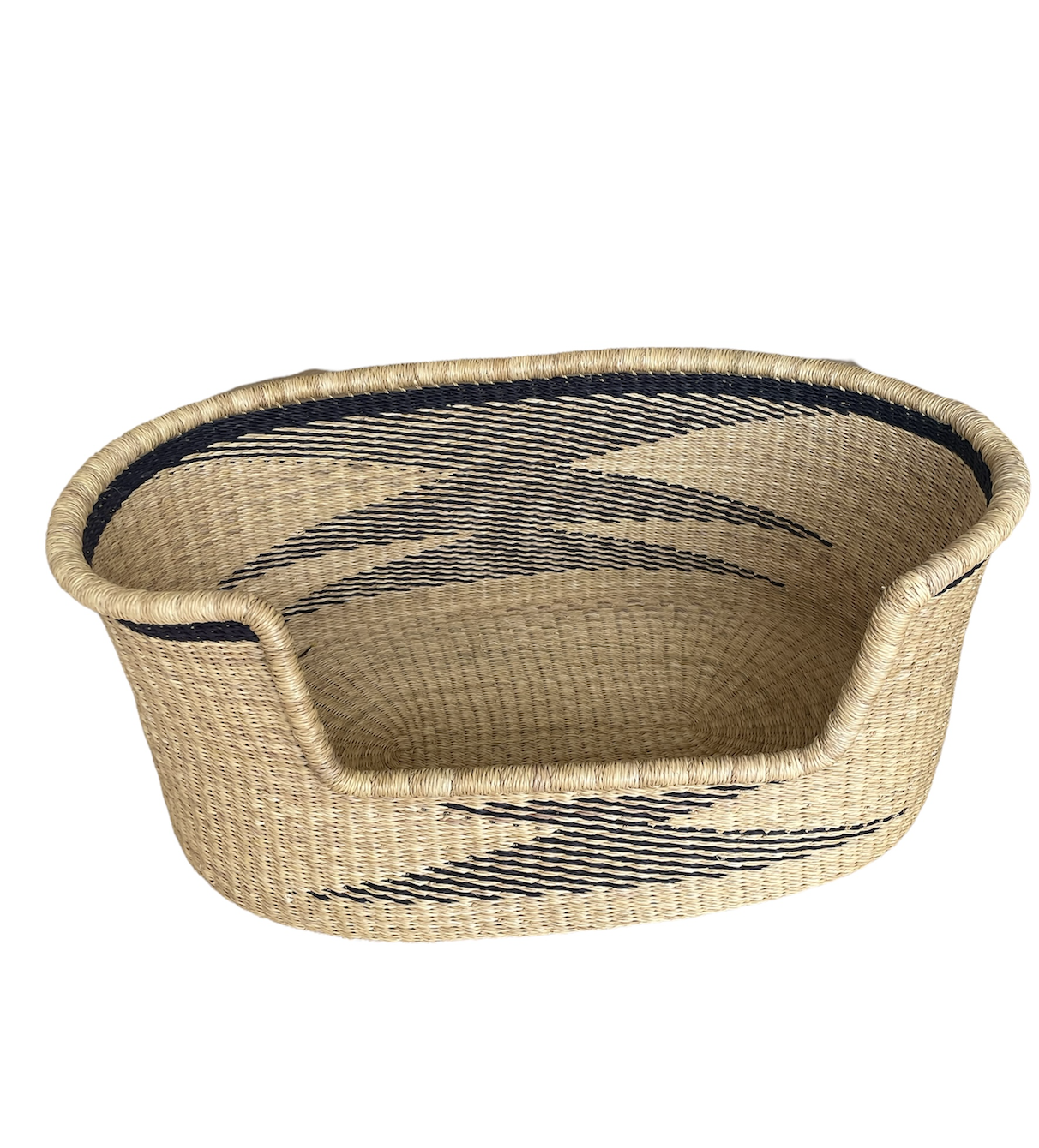 Hand-woven dog basket no. 1