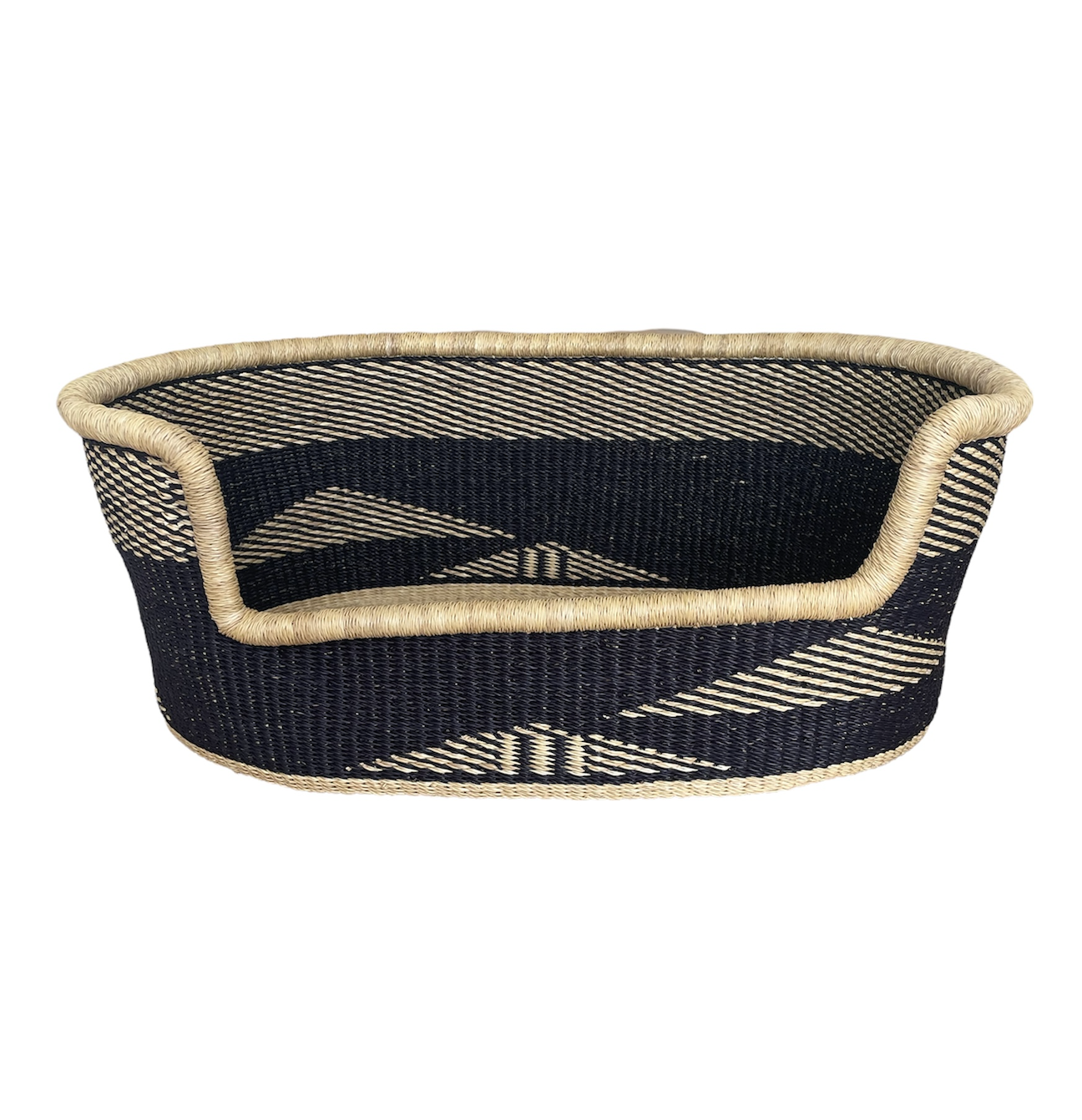 Hand-woven dog basket no. 4